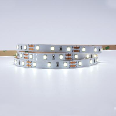 中国 超高照明効率 SMD 2835 LED ストライプ 60 Leds/M LED ストライプ 室内装飾照明のための超安定性 販売のため