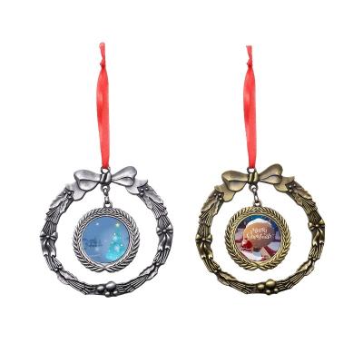 China Christmas Festival Home Decoration Custom Christmas Home Decoration Sublimation Blank Christmas Tree Round Wreath Metal hanging Ornament for sale