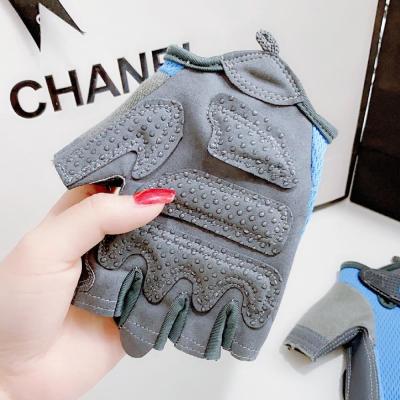 China Summer Thin Anti Callus Women Fitness Workout Wear Resistant Gloves For Women for sale