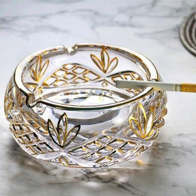 China Eco-friendly Luxury Design Round Phnom Penh Crystal Glass Ashtray Home Office Ashtray Sconce for sale