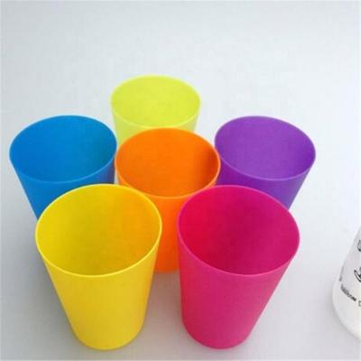 China Reusable Plastic Multicolor Round Beer Mug for sale