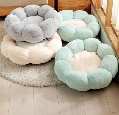 China 2021 Hot Viable Pet Dog Cat Bed Pet Bed Portable Fluffy Flower Round Shape Cute Accessories For Pet Supplier for sale