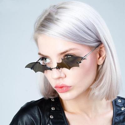 China Fashion sunglasses 2020 new design luxury unisex frameless bat shading sunglasses sun glasses for sale