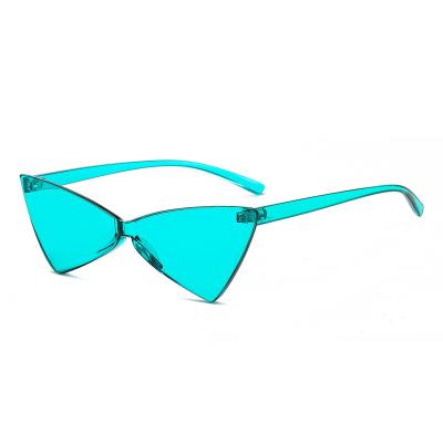 China 2021 summer new product fashionable triangle frame women's sunglasses not shading sunglasses sun glasses for sale