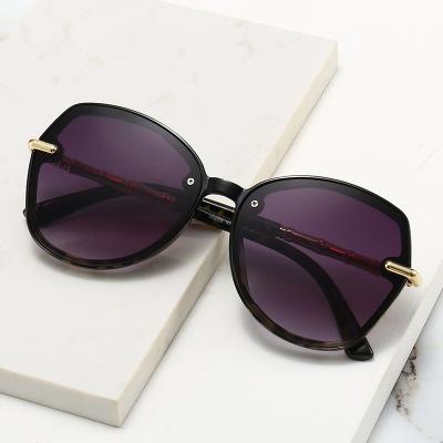 China Fashion Sunglasses OEM Logo Summer High End Large Frame Eco Friendly Sunglasses For Men for sale