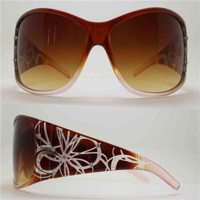 China Fashion Sunglasses Shape Design Oversized Funky Rectangle Frame Sunglasses With Rhinestone for sale