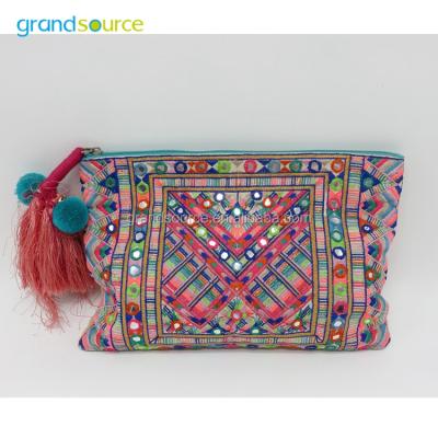 China Travel Used Unique Cosmetic Pouch Bag With Zipper And Logo for sale