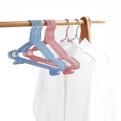 China New Modern Closet Space Saving Hardware Durable Notched ME TO KNOW Powder Plunge Metal Hangers With 2 Hooks for sale