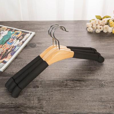 China Modern China Wholesale Me KNOW Galvanized Strong Sponge Hook Wooden Clothes Hanger Lady for sale