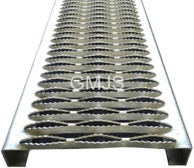 China Perforated Handle Strut Anti Slip Walkway Step / Perforated Anti Slip Stair Grating for sale