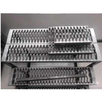 China Industrial Perforated Grid Plank Slip Resistant Steel Handle Strut Anti Skid Plate for sale