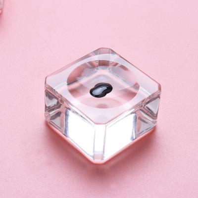 China Keeping Fresh Glue & Cool During Application Eyelash Glue Holder Eyelash Extension Pad Square Crystal Eyelash Adhesive Pallet Glass Holder for sale