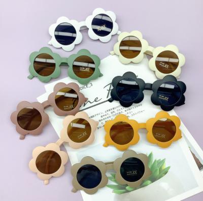 China Factory Sale OEM UV400 Custom Design Fashion Cute Girls Flower Logo Sunglasses Children Made In China for sale