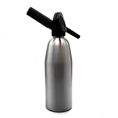 China Sustainable Portable 1 Liter Soda Siphon Seltzer Water Maker for sale