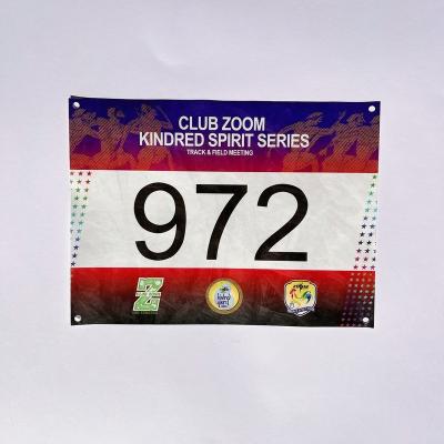 中国 Customized Competition Identification Numbers Thickness 0.5mm PANTONE Color Race Biking Marathon Number Bibs 販売のため