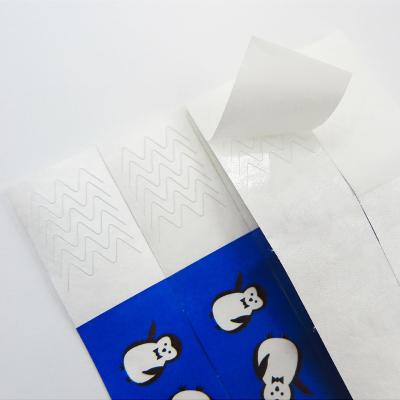 China Adjustable Custom Tyvek Paper Wristbands Personalized Heat Resistant For Event for sale