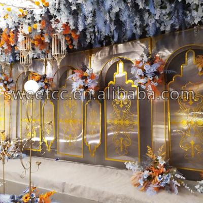 China 2020 Morden New Design Wedding Backdrop Gold Wedding Door For Stage Decoration for sale