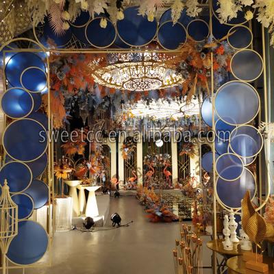 China Newest Chinese Unique Geometric Pattern Arch Wedding Backdrop Ornament Supplier Backdrop For Wedding Decoration for sale