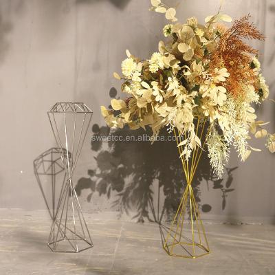 China 2019 New Arrival Wedding Decoration Gold Metal Centerpiece Light Stands For Sale for sale