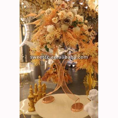 China Wholesale Ornament Metal Gold Flower Stands Centerpieces for Wedding Table Centerpieces for Wedding Decoration for sale