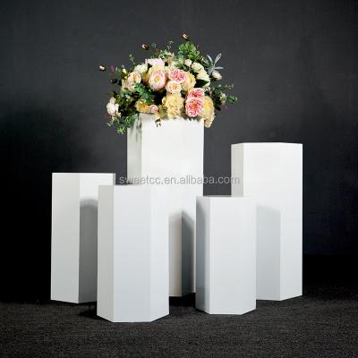 China 2019 light weight hot sale hexagon shape wedding cake table for wedding event decor for sale