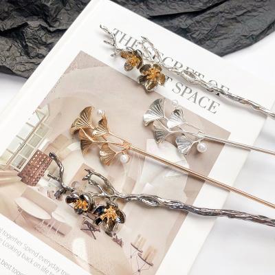 China Vintage Chinese Style Hair Decoration Hair Accessories Elegant Female Hair Accessories Cheongsam Style Metal Flower Antique Hairpin for sale