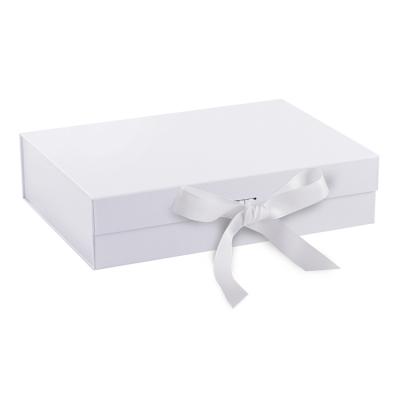 China Environmental Protection Recyclable Folding Cardboard Wholesale Paper White Magnetic Gift Box for sale