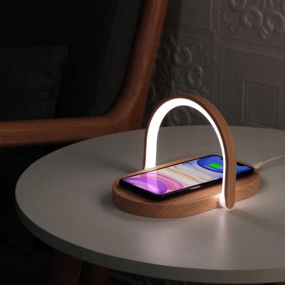 China Smart Wireless Charger Table Lamps LED Night Light Bedside Wireless Desk Lamp for sale