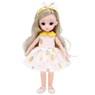 China 2021 Popular Mini Toy Fashion Dolls 24 Cm Set Mini Jointed Toy Doll With Accessories Comb for sale