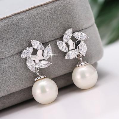 China Punk Exported OEM Pendiente De Perla Designer Ladies Butterfly Pearl Bellona Earring Good Quality for sale