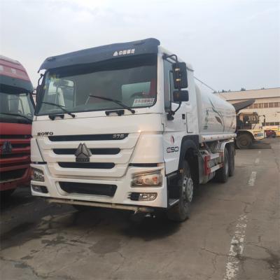 China Secondhand Howo 375 Diesel Delivery Truck Fuel Tanker Sinotruk 8x4 for sale