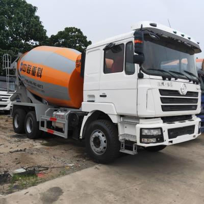 China 10 Wheeler Sinotruck Gebruikte Mixer Truck Shacman F3000 Voor Beton Cement Te koop