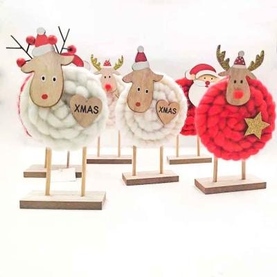 China Santa Indoor Holidays Wooden Christmas Ornaments Hanging Reindeer Ornaments for sale