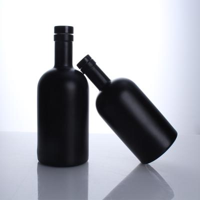 China Nordic Eco-Friendly Matte Black Glass Liquor Bottle 700ml 750ml Bartop Clear Gin Whiskey Vodka Liquor Spirit Bottle for sale