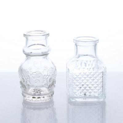 China Small eco-friendly clear round square glass flower vase for home decoration for sale