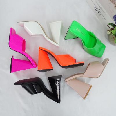 China Women's wear patent leather high heel slippers fashion trend square thick fashion thick word heel one-toe open-toe sandals for sale