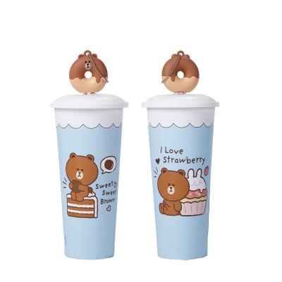 China Single Wall Single Wall 22OZ Coffee Drinks Plastic PP Cups With Lid And Straw Doll Cup For Friends Line for sale