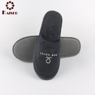 China Washable And Exquisite Hotel Open Toe Slipper With Customized Logo for sale