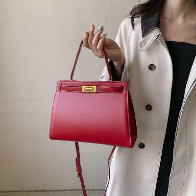 China Other Large Size Chinese Style Trendy Ladies Bridal Red Fashion Handbag 2023 Shoulder Handbag for sale