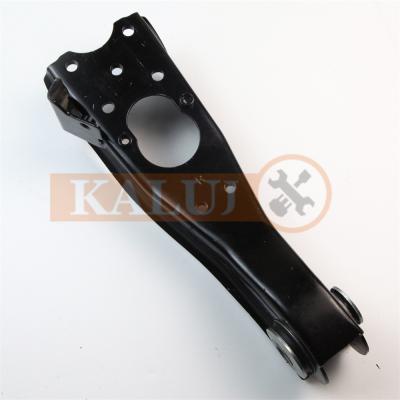 China 48068-28040 48068-27050 48068-28070 48068-28080 Controlearm To-yota LITEACE MODEL F Te koop