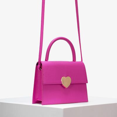 China 2022 Cross - Body Bags Fashion Rose Red Luxury Handbag Crossbody Fashion Heart Buckle Bag for sale