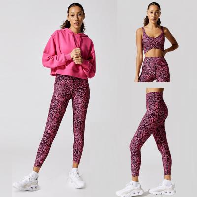 China New Arrivals Breathable Brief Sets Workout Sports Training Bra And Pants Sets Custom Women Fitness OEM LOGO Hollow Yoga Sports Bra for sale