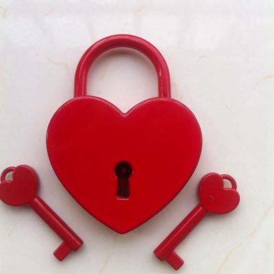 China Metal Heart Shaped Padlock With Key Suitcase Lock Valentine's Day Gift for sale