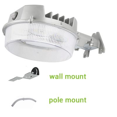 China Parking Lot Lighting US Current 20W 40W Smart Outdoor LED Wall Light Dusk To Dawn Outdoor Sensor Wall Farm for sale