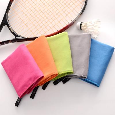 China Child Safe Ice Cooling Towel Sports Towel With Zipper Pocket for sale