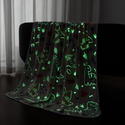 China Disposable Glow in the Dark Flannel Blanket with Custom Logo for sale