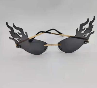 China Fashion Sunglasses Black one Fire Flame Custom Logo Sunglasses Women Men Party Style Glasses for sale