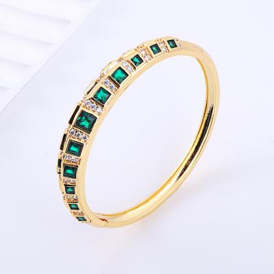 China Waterproof luxury jewelry green zircon bracelet fully inlaid copper and gold plated women's exquisite bracelet for designer charm for sale