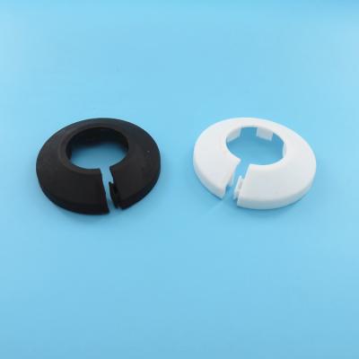 China Hotel Radiator Hose Clamps Strong White Plastic Pipe Covers Socket For 25mm Diameter Pipe for sale