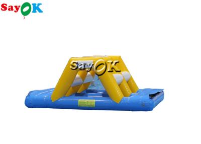 China Juguetes de trampolín acuático 3x2x1mH Juguetes de agua inflables pequeños Curso de obstáculos Puente de arco deportivo en venta